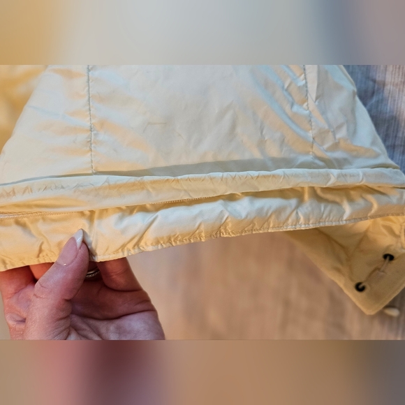 Mountain Hardwear Down Coat - Picture 15 of 15